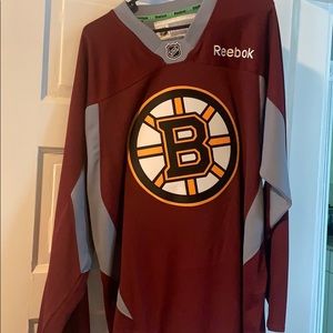 Bruins Reebok men’s maroon/grey jersey NEVER WORN